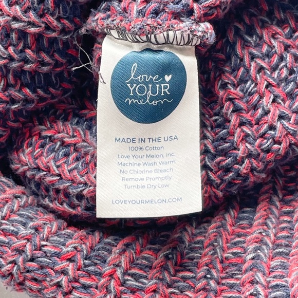 Love Your Melon Cuffed Style Beanie Winter Hat With Pom Pom Red and Blue OS - Picture 3 of 3